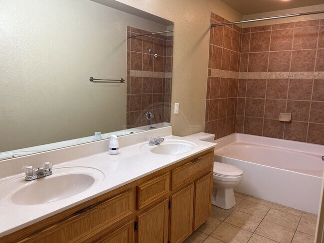 Building Photo - 1305 Chips Dr