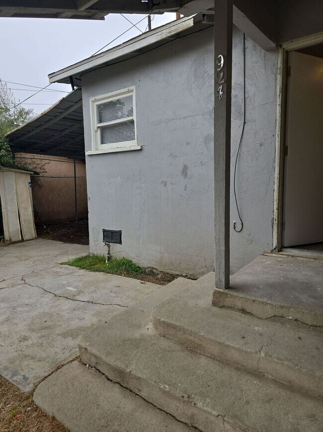 Building Photo - 924 Height St