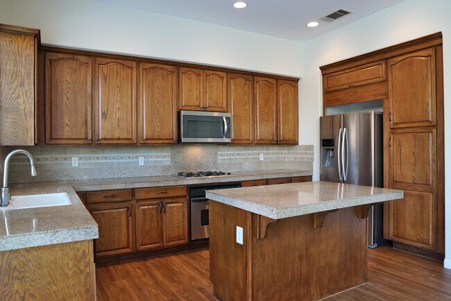 Building Photo - 1816 Pintura Cir W