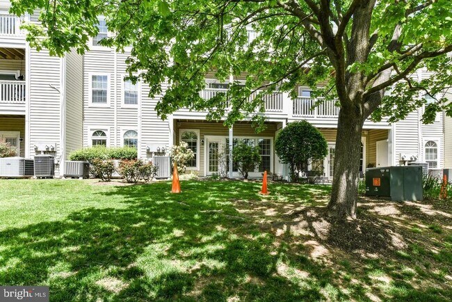 Building Photo - 2954 Yarling Ct