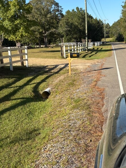 Outside area - 287 Gravel Pit Rd