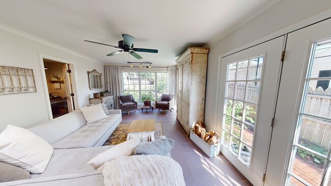 Building Photo - Sylvan Park Fully Furnished Home and Guest House-Shorter Term Leases Available!