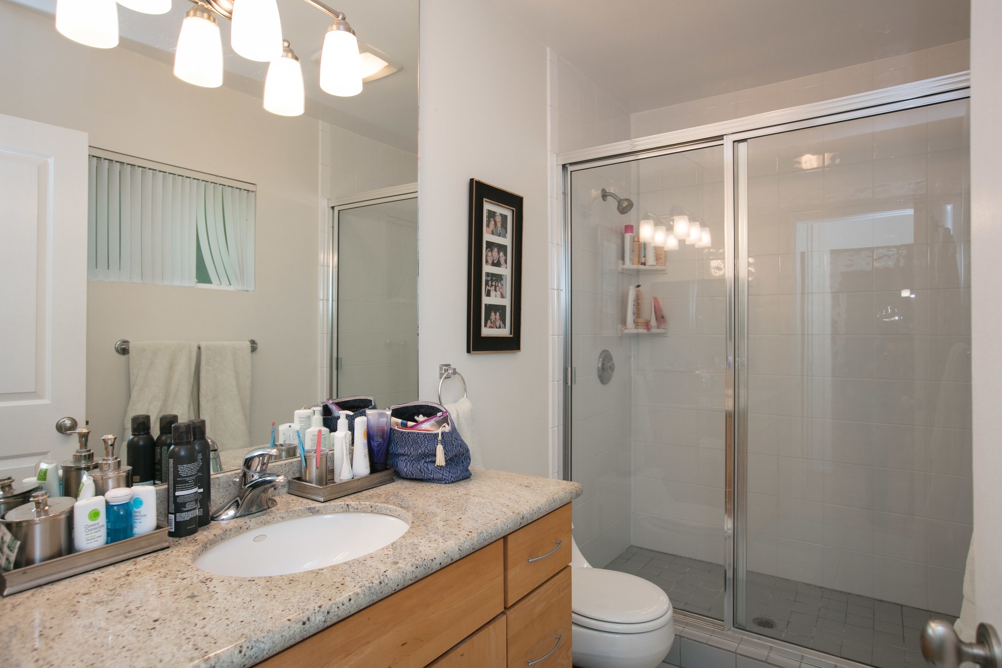 master bath with walk-in shower - 1622 Franklin St