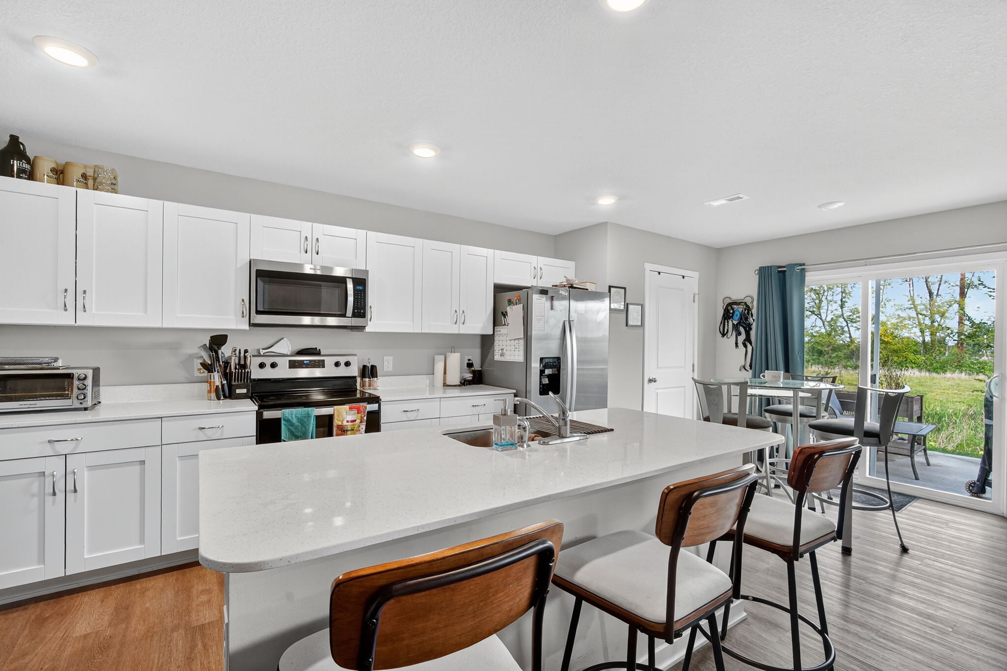 Building Photo - 2541 SE Hawkins Dr