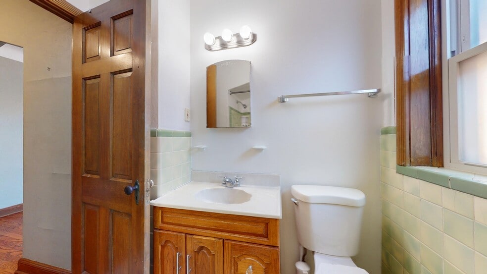 Building Photo - 5816 Mardel Ave