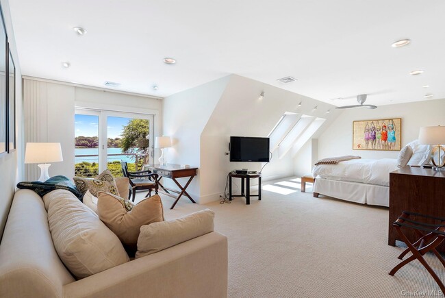 Building Photo - 316 Deerfield Rd