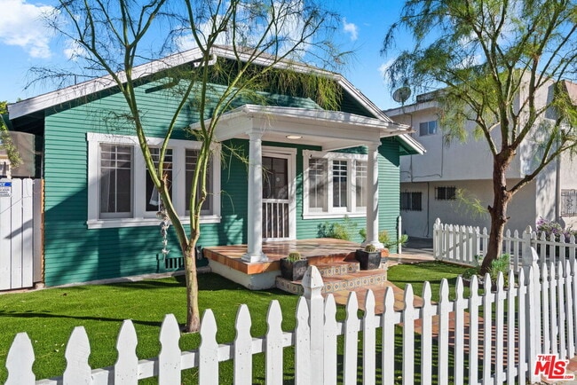 Building Photo - 1224 N Ogden Dr