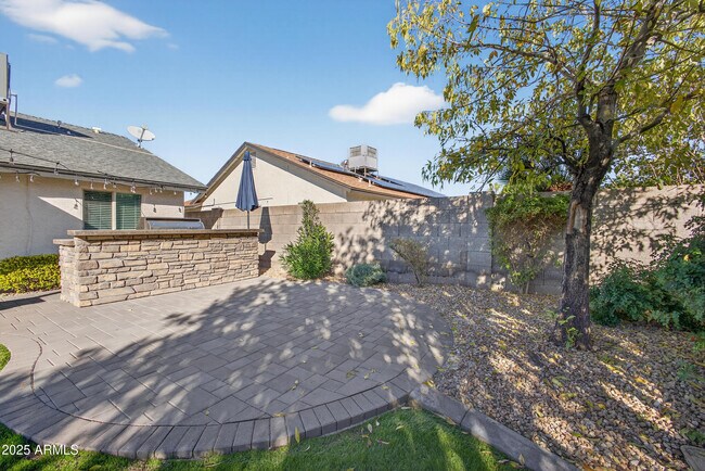 Building Photo - 6833 E Kelton Ln