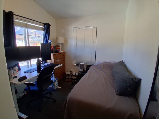 Building Photo - 879 E 350 N