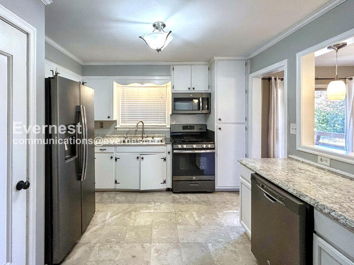 Building Photo - 809 Raymond Ct