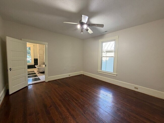 Building Photo - 606 Elm Ave