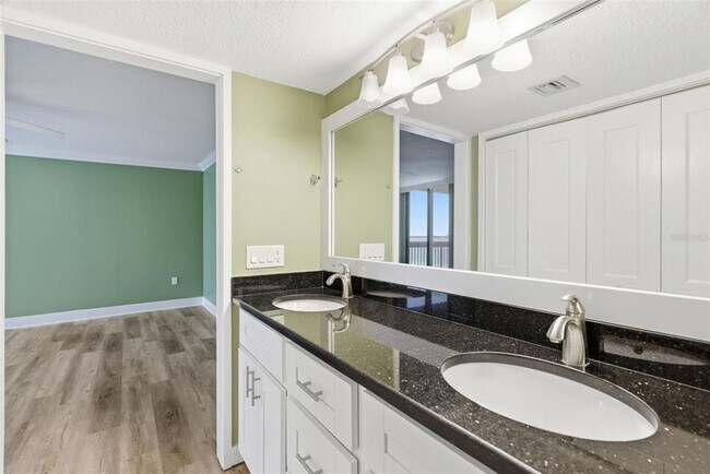 Building Photo - 2413 Bayshore Blvd