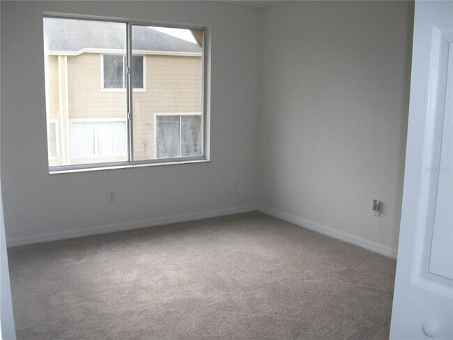 Building Photo - 511 Coconut Palm Way