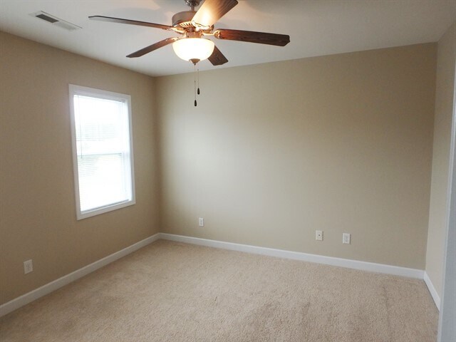 Building Photo - 28 Thornbury Dr