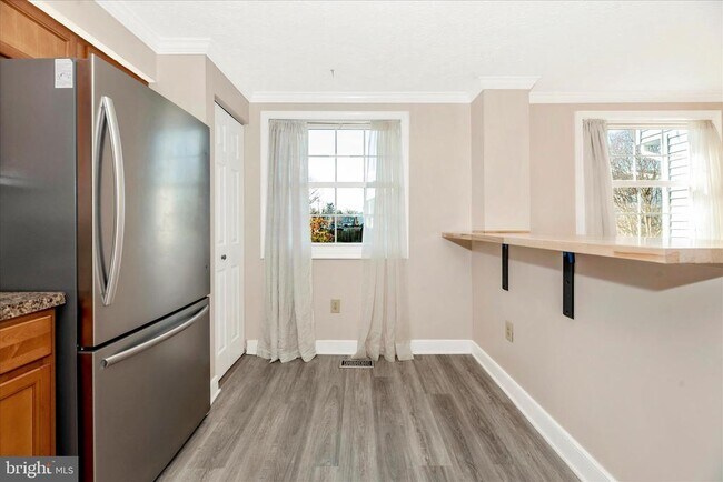 Building Photo - 7167 Glenmeadow Ct