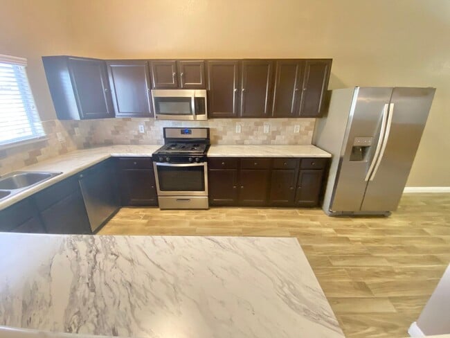 Building Photo - CHARMING CONDO IN DESIRABLE WEST LAS VEGAS NEAR SUMMERLIN