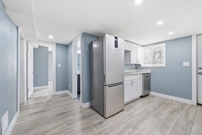 Building Photo - $2,820.95 with $300 off the first month's rent, 4 Beds - 2 Bath, Single Family Home in Denver wit...