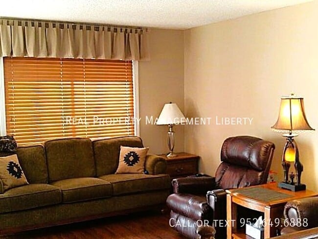 Building Photo - 10425 Decatur Cir