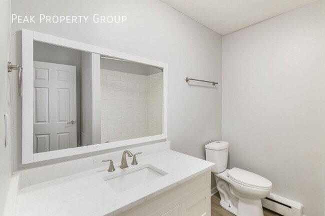 Building Photo - 639 Riverview Dr