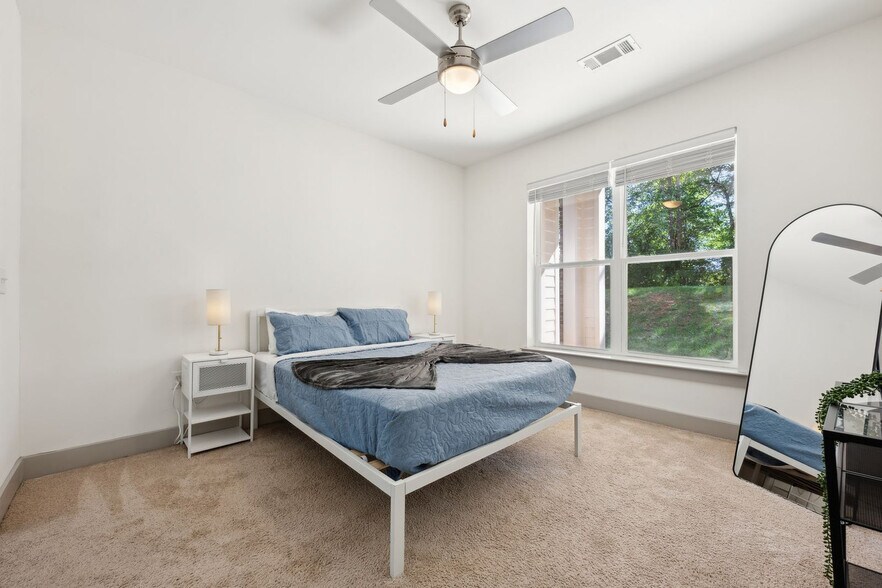 Building Photo - 11614 Vista Terrace Way-SI FL3-ID1612944P