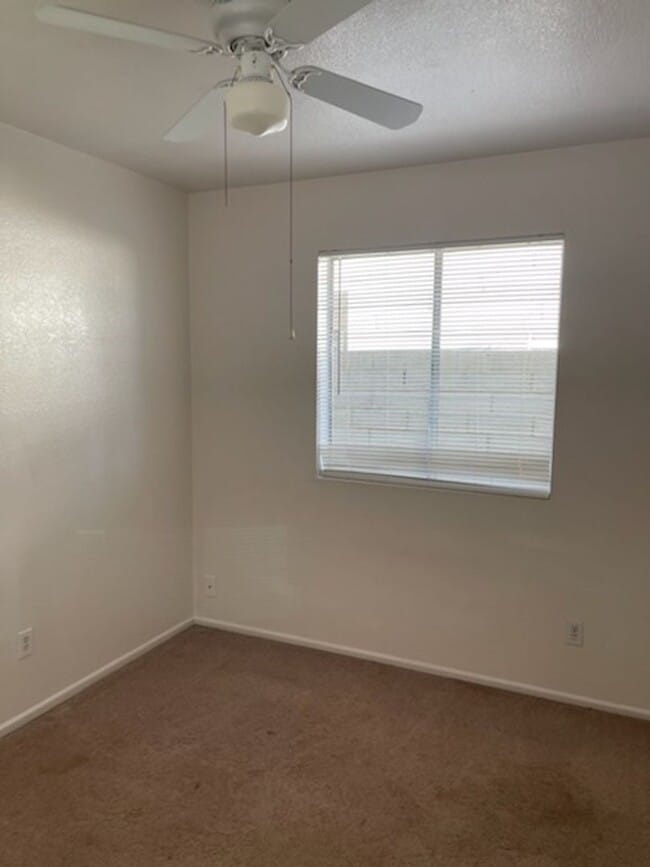 Building Photo - Mesa 4 bedroom rental