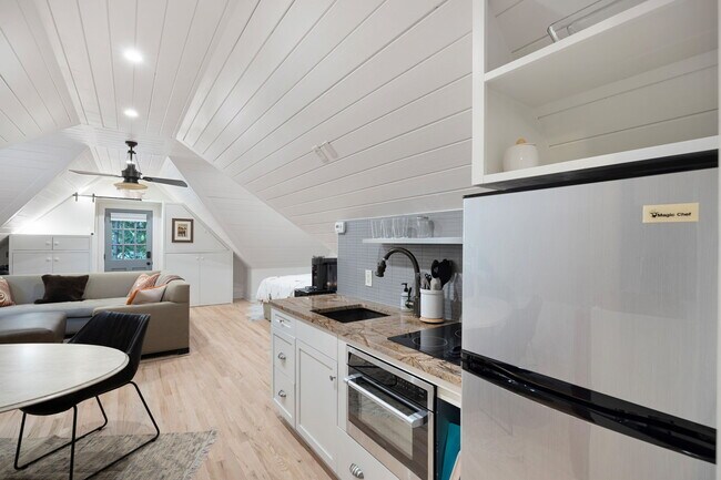 Building Photo - 1358 Briarcliff Rd NE