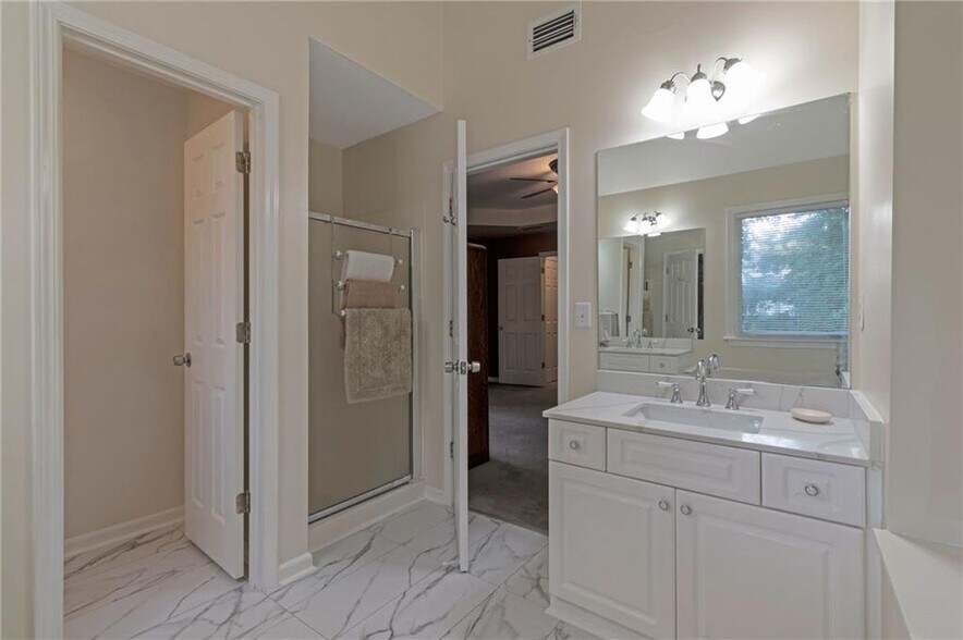 Building Photo - 69 New Brunswick Ct NE