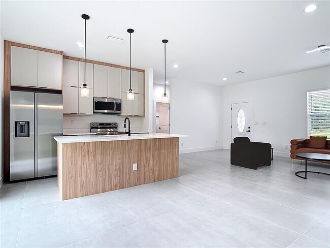 Building Photo - 407 Harbor Blvd