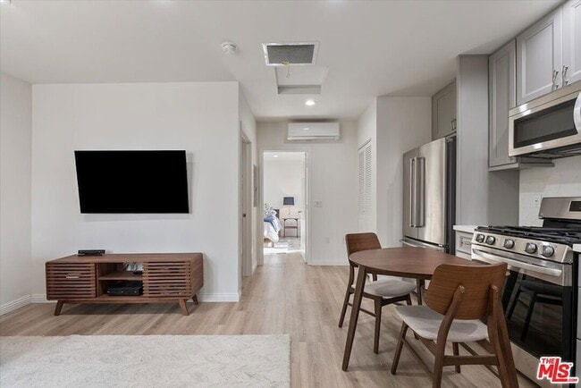 Building Photo - 2401 21st St