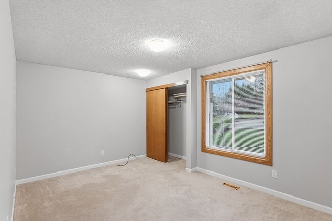 Building Photo - Greenway Park Neighborhood