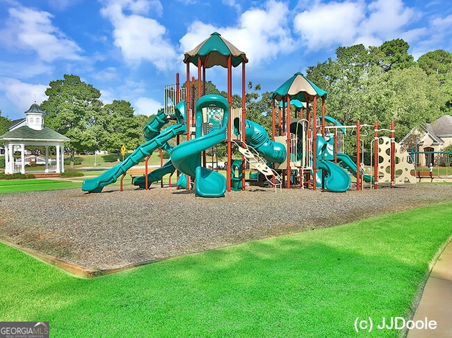 Building Photo - 51 Park Forest Curve
