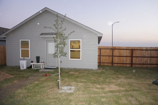 Building Photo - 12903 Lake Fryer
