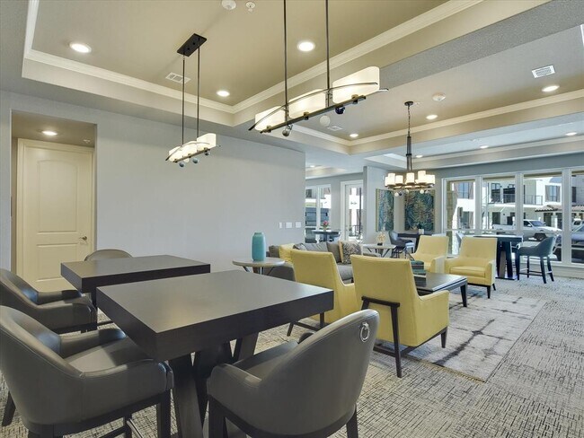 Building Photo - 102 Bella Toscana Ave