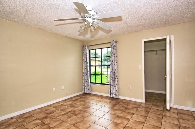 Building Photo - Charming Home in Whisper Lakes!! Available...