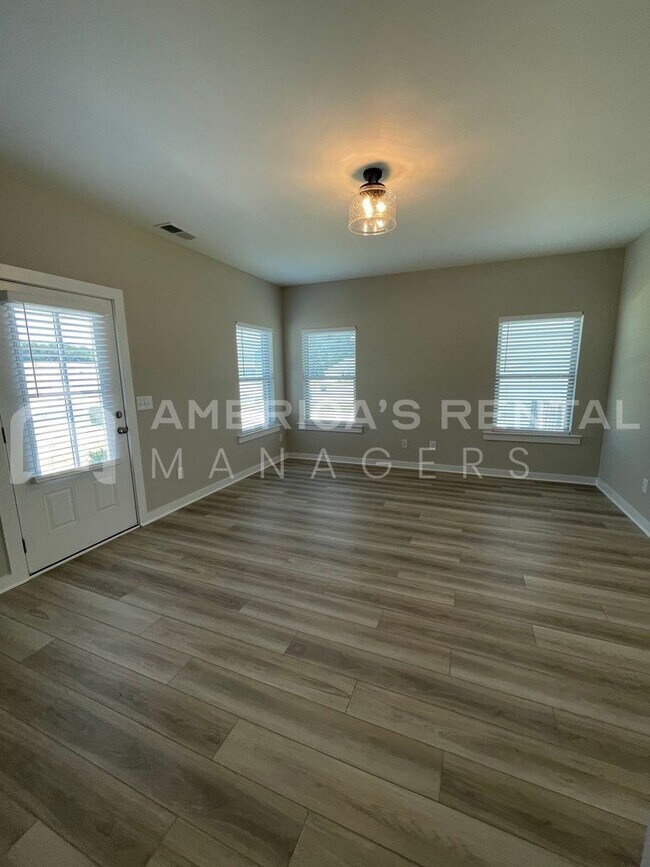 Building Photo - Home for Rent in Jasper, AL!!! Available to View Now!!!  DEPOSIT VIEWING!!