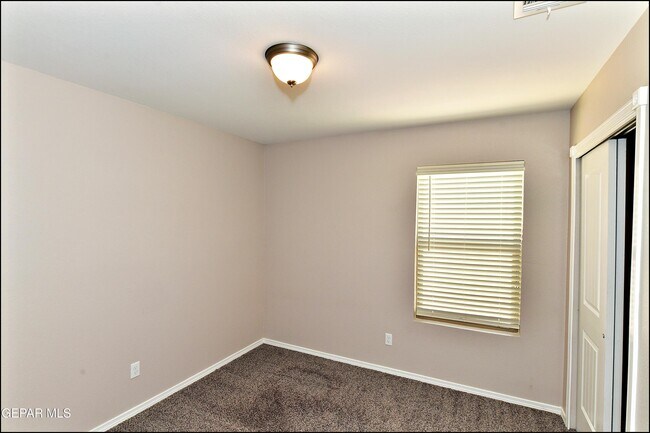 Building Photo - 963 Aircoupe Way