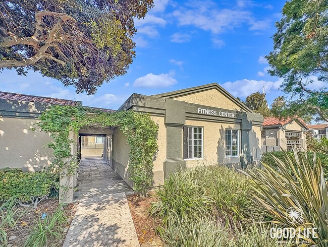 Building Photo - Modern UTC Condo with En Suite Bedrooms, Balcony & Community Amenities