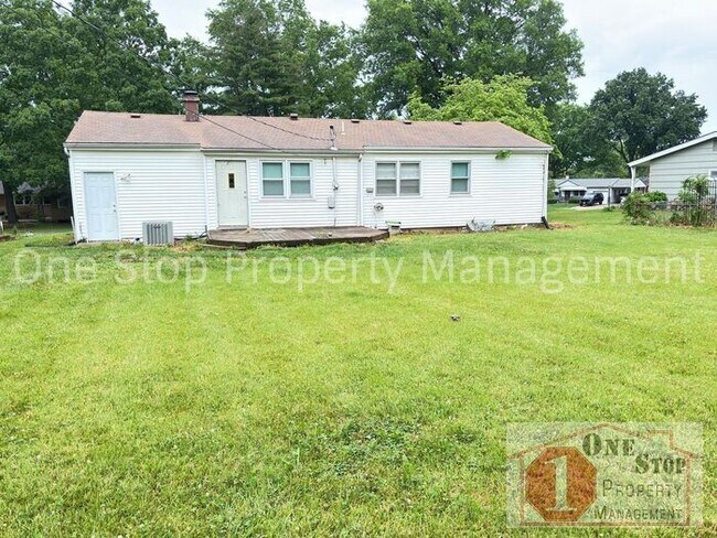 Building Photo - Charming 3-Bedroom Home with Big Backyard ...