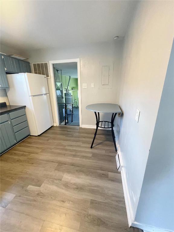 Building Photo - 26 Fairway Dr