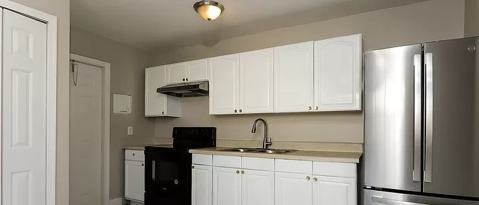 Building Photo - 4610 Pinewood Ave