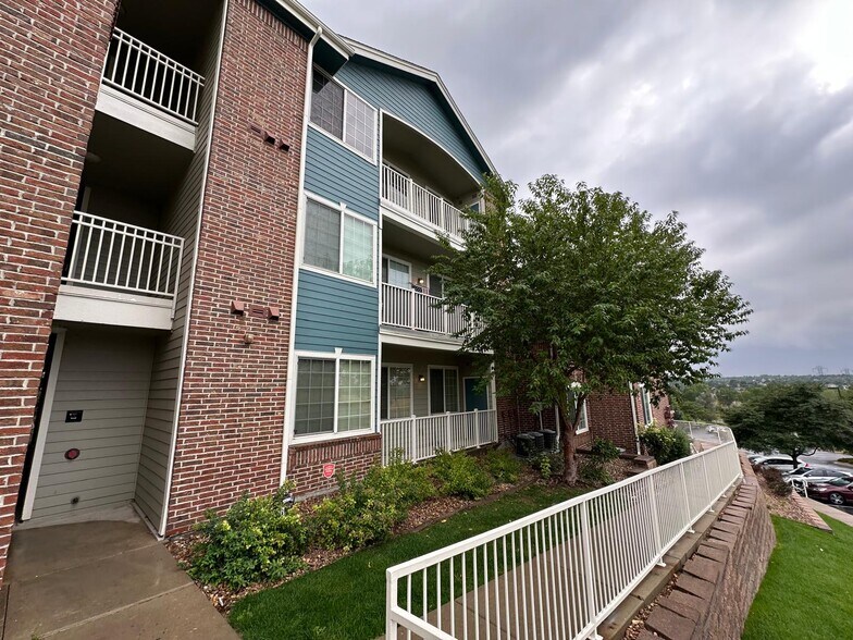 Building Photo - 2672 S Cathay Way