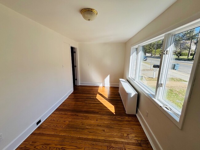 Building Photo - 31 4th St