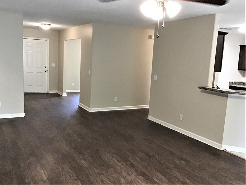 Building Photo - 108 Crooked Oaks Dr