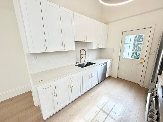 Building Photo - 937-941-941 Hayes St