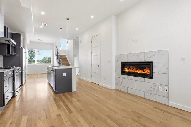 Building Photo - $2,745.95, 2-bed, 2.5 bath, located in Denver with a Rooftop Patio