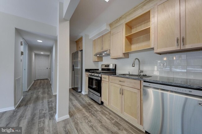 Building Photo - 2904 Kings Chapel Rd