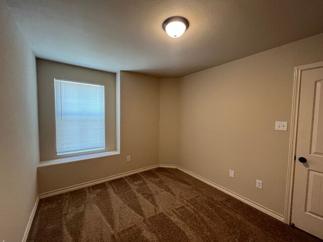 Building Photo - 6618 Mia Way