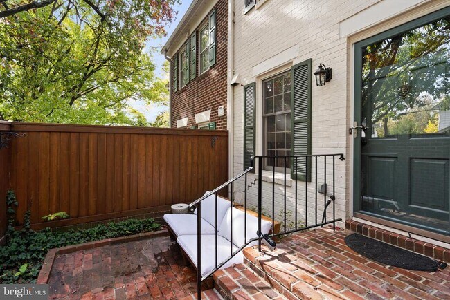 Building Photo - 1944 N Cleveland St