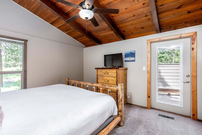 Building Photo - 57314 Approach Ln