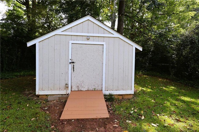 Building Photo - 771 McLendon Dr